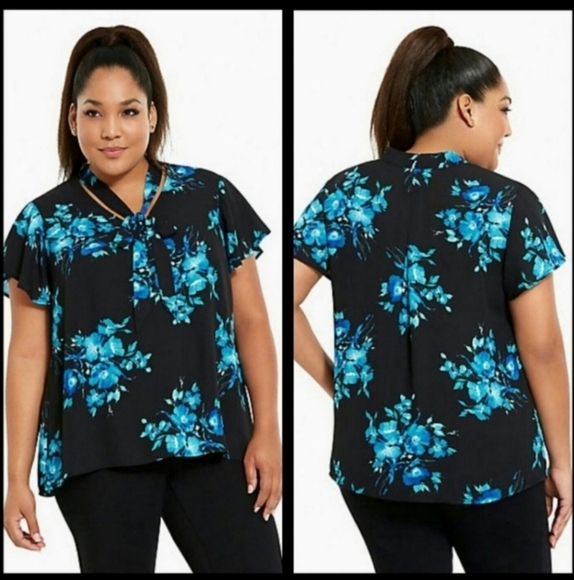 torrid Tops - NWOT TORRID floral tie neck blouse size 2